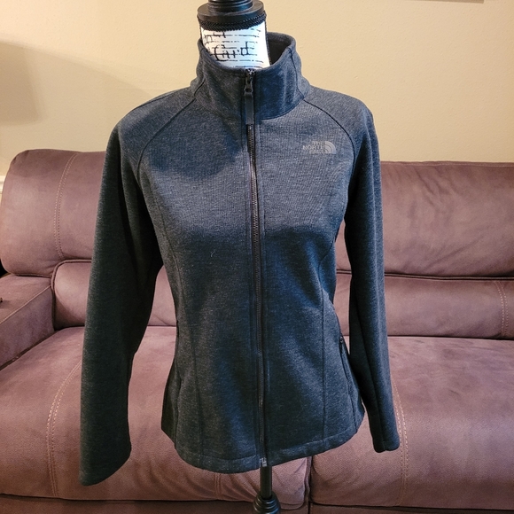 On saleš„°The north face grey jacket